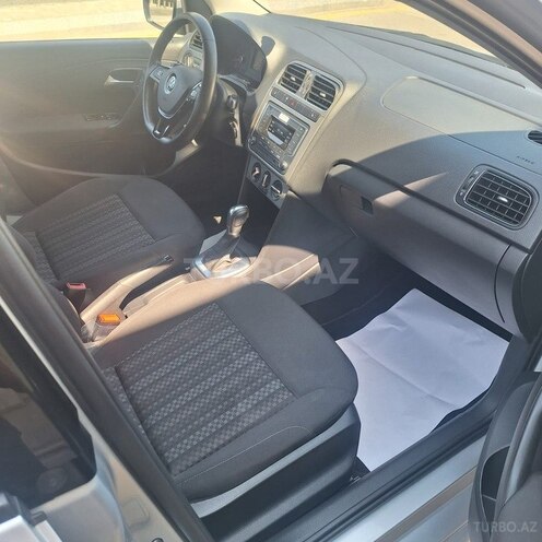 Volkswagen Polo 2019, 380,000 km - 1.6 l - Bakı