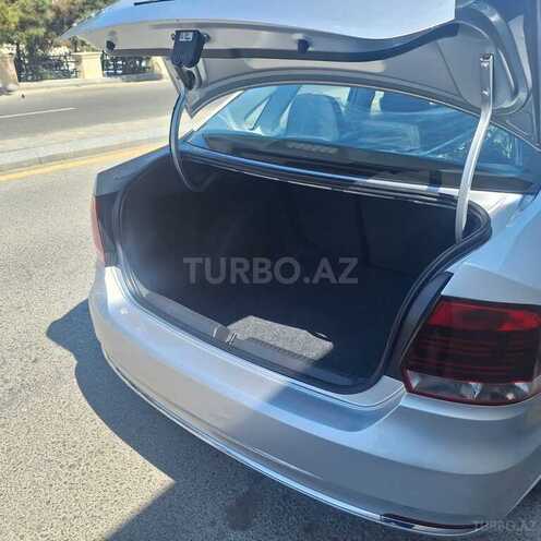 Volkswagen Polo 2019, 380,000 km - 1.6 l - Bakı