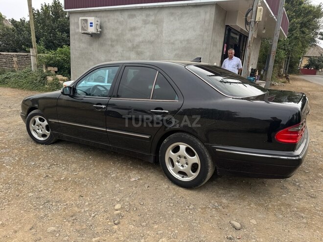 Mercedes E 200 2001, 215,000 km - 2.0 л - Lənkəran