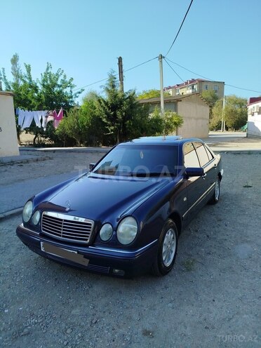Mercedes E 240 1997, 355,000 km - 2.4 l - Sumqayıt