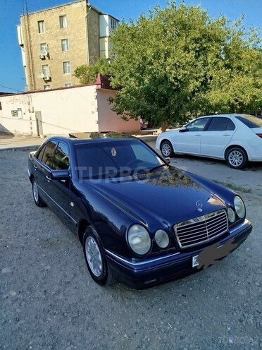 Mercedes E 240 1997, 355,000 km - 2.4 l - Sumqayıt