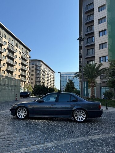 BMW 740 1998, 327,000 km - 4.4 l - Bakı