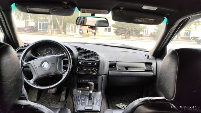 BMW 320 1995, 400,000 km - 2.0 l - Salyan