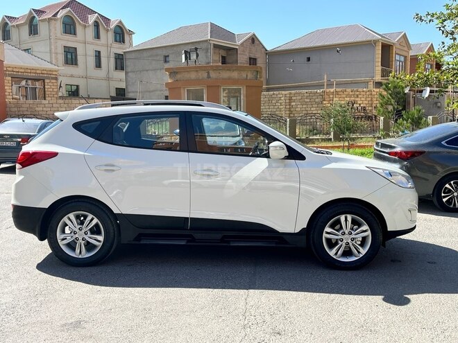 Hyundai ix35 2011, 98,000 km - 2.0 l - Bakı