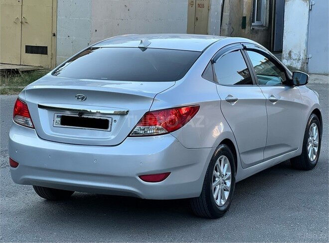 Hyundai Accent 2011, 240,000 km - 1.6 l - Bakı