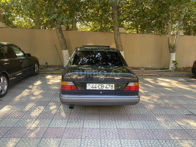 Mercedes E 220 1993, 296,587 km - 2.2 l - Bakı