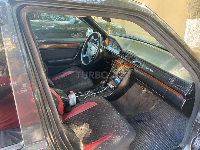 Mercedes E 220 1993, 296,587 km - 2.2 l - Bakı