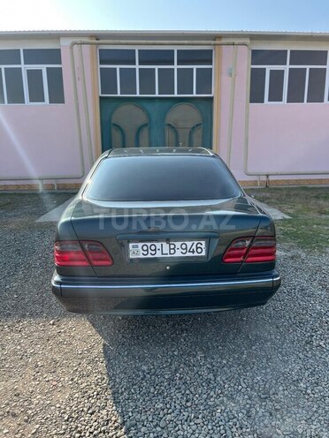 Mercedes E 220 1999, 180,000 km - 2.2 l - Gəncə
