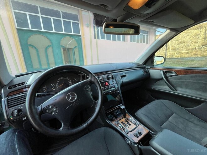 Mercedes E 220 1999, 180,000 km - 2.2 l - Gəncə