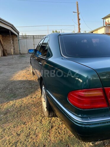 Mercedes E 240 1997, 308,411 km - 2.4 l - Sabirabad