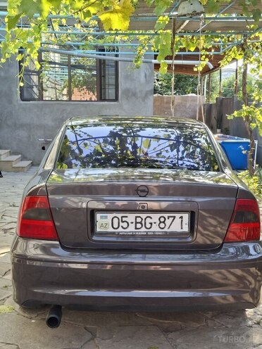 Opel Vectra 1996, 330,000 km - 1.6 l - Ağstafa