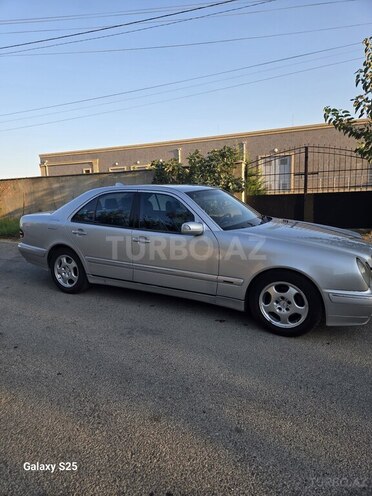 Mercedes E 220 2001, 440,000 km - 2.2 l - Bakı