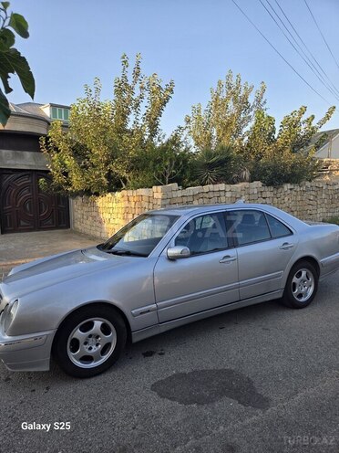 Mercedes E 220 2001, 440,000 km - 2.2 l - Bakı
