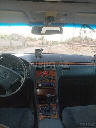 Mercedes E 220 1998, 677,000 km - 2.2 l - Bakı