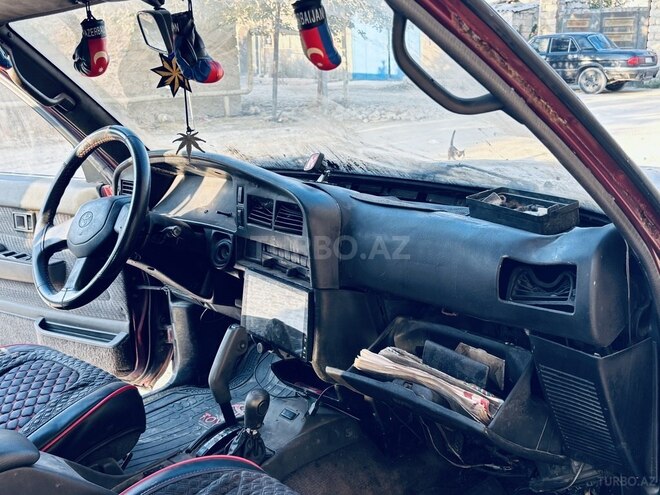 Toyota Hilux Surf 1992, 220,000 km - 2.4 l - Bakı