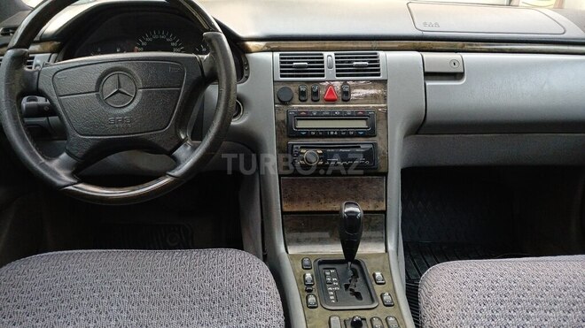 Mercedes E 240 1997, 400,000 km - 2.4 l - Bakı