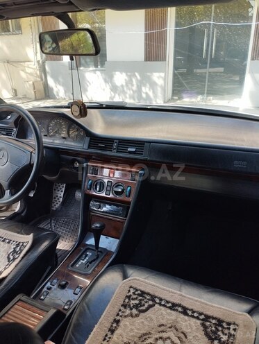 Mercedes E 280 1993, 400,000 km - 2.8 l - Bakı