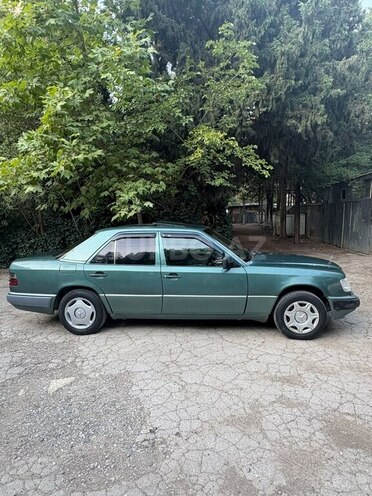 Mercedes E 200 1994, 100,000 km - 2.0 l - Bakı