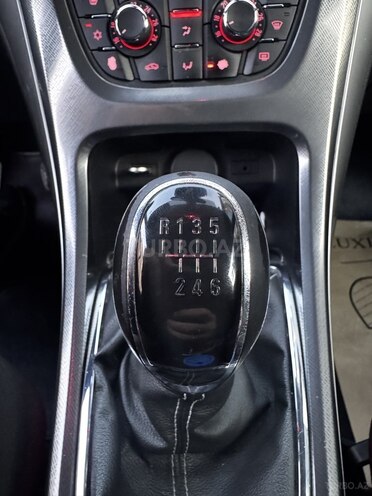 Opel Astra 2011, 220,000 km - 1.4 l - Bakı