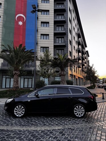 Opel Astra 2011, 220,000 km - 1.4 l - Bakı