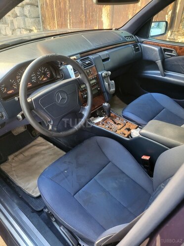 Mercedes E 200 1998, 273,000 km - 2.0 l - Bakı