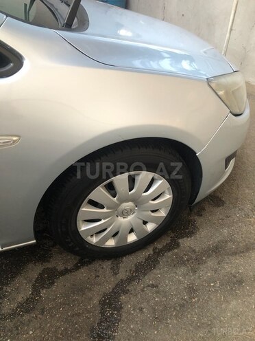 Opel Astra 2015, 140,600 km - 1.4 л - Bakı