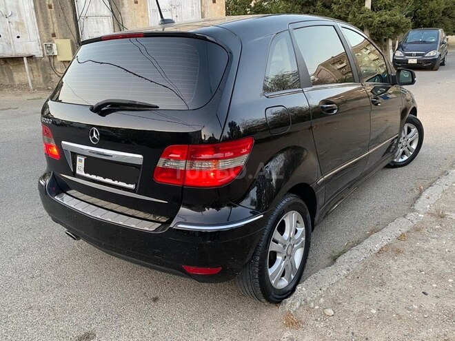 Mercedes B 200 2010, 184,000 km - 2.0 l - Sumqayıt