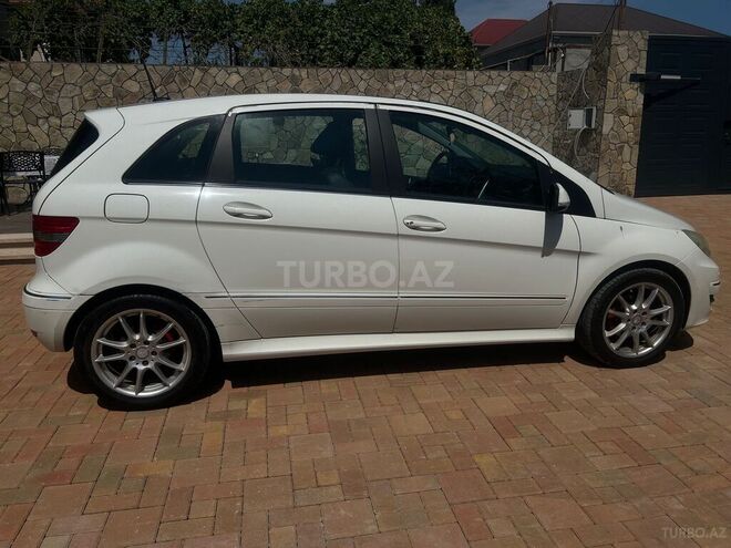 Mercedes B 170 2010, 131,136 km - 2.0 l - Bakı