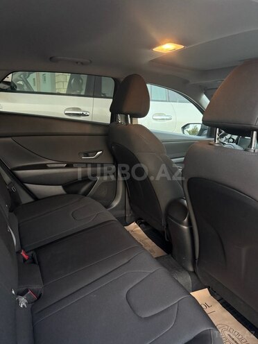 Hyundai Elantra 2022, 15,300 km - 1.6 l - Bakı