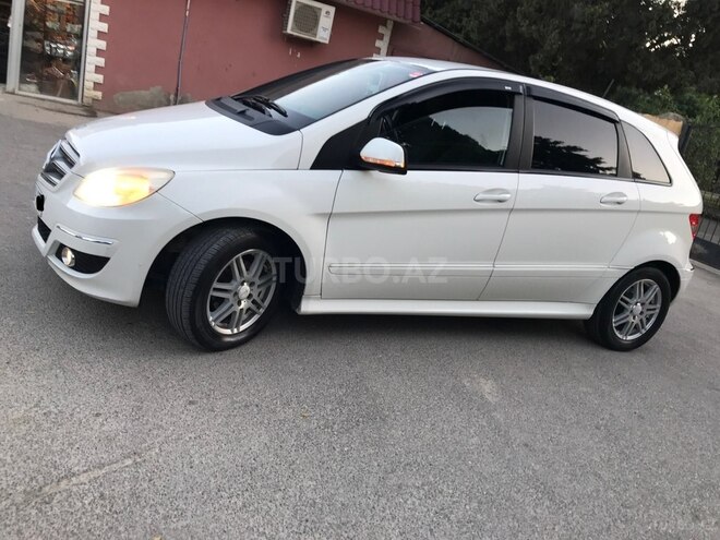 Mercedes B 180 2010, 220,480 km - 1.7 l - Sumqayıt