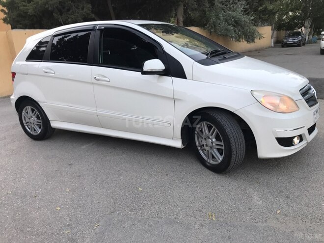Mercedes B 180 2010, 220,480 km - 1.7 l - Sumqayıt