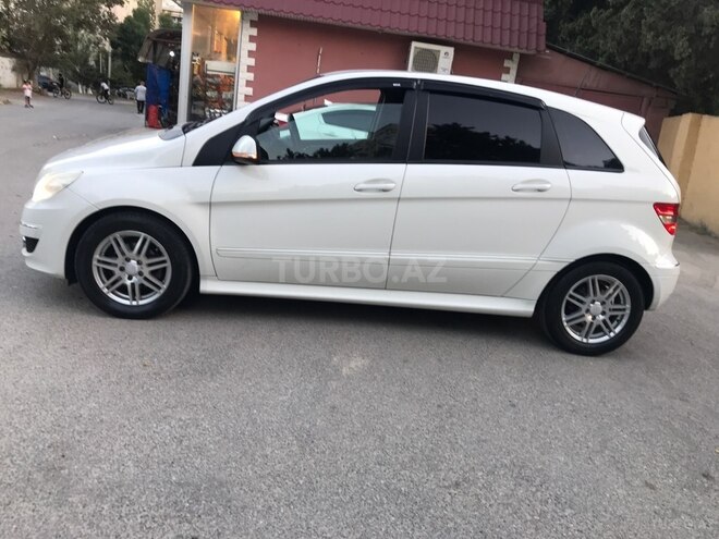Mercedes B 180 2010, 220,480 km - 1.7 l - Sumqayıt
