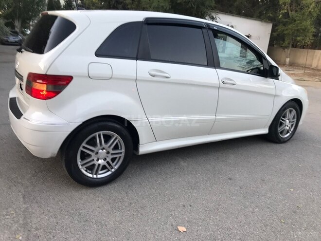 Mercedes B 180 2010, 220,480 km - 1.7 l - Sumqayıt