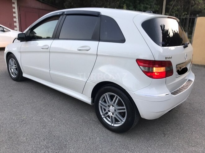 Mercedes B 180 2010, 220,480 km - 1.7 l - Sumqayıt