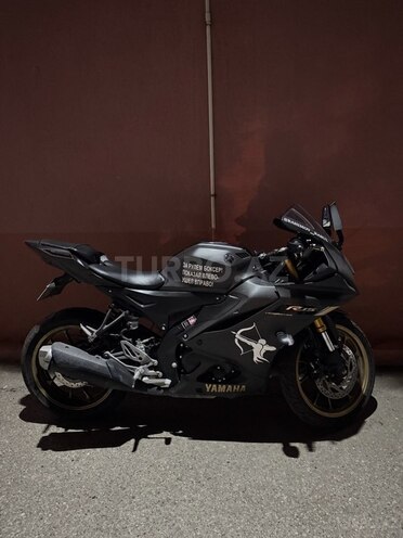 Yamaha R15 V4-1
