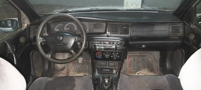 Opel Vectra 1999, 391,000 km - 1.6 л - Füzuli