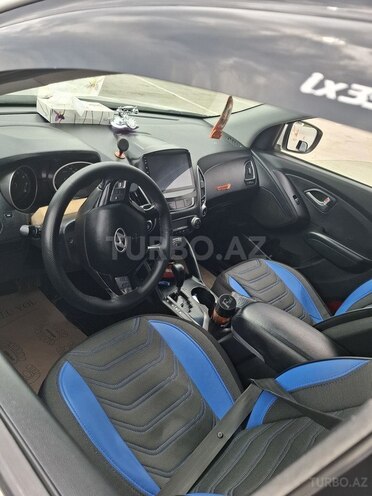 Hyundai ix35 2011, 231,200 km - 2.4 л - Saatlı