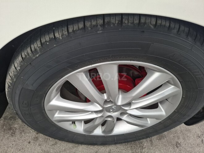 Hyundai ix35 2011, 231,200 km - 2.4 л - Saatlı