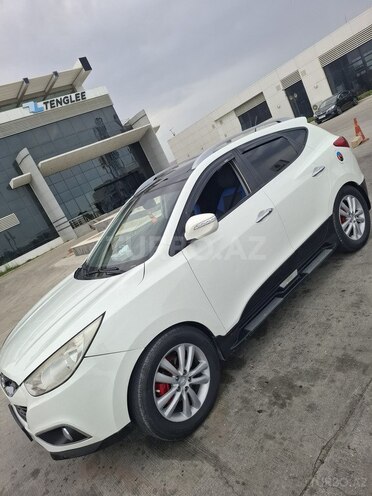 Hyundai ix35 2011, 231,200 km - 2.4 л - Saatlı