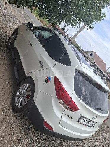 Hyundai ix35 2011, 231,200 km - 2.4 л - Saatlı