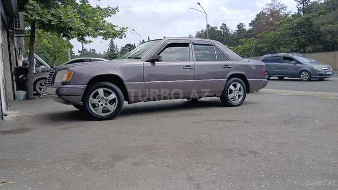 Mercedes E 200 1993, 650,000 km - 2.0 l - Beyləqan