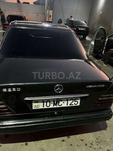 Mercedes E 220 1993, 391,427 km - 2.2 л - Xudat