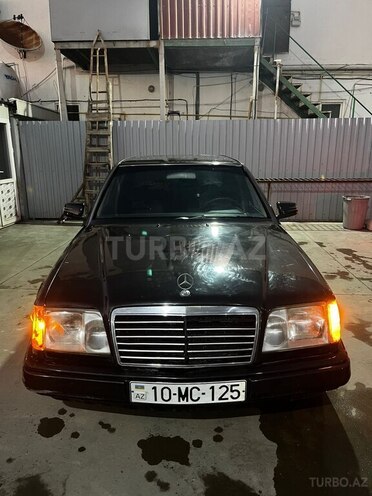 Mercedes E 220 1993, 391,427 km - 2.2 л - Xudat
