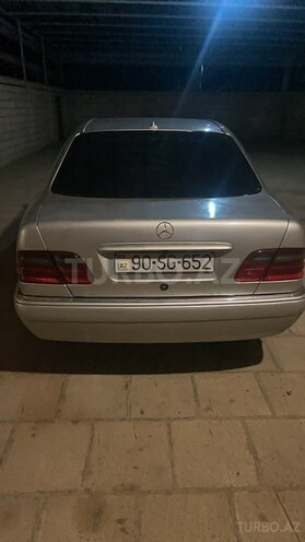 Mercedes E 240 1998, 444,455 km - 2.4 l - Salyan