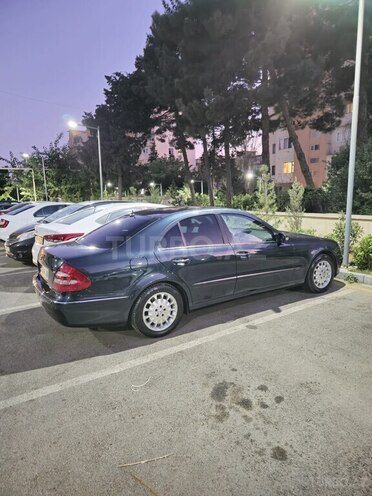 Mercedes E 240 2002, 220,000 km - 2.6 l - Bakı