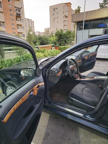 Mercedes E 240 2002, 220,000 km - 2.6 l - Bakı