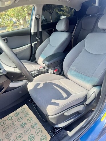 Hyundai Elantra 2015, 68,000 km - 1.8 л - Bakı