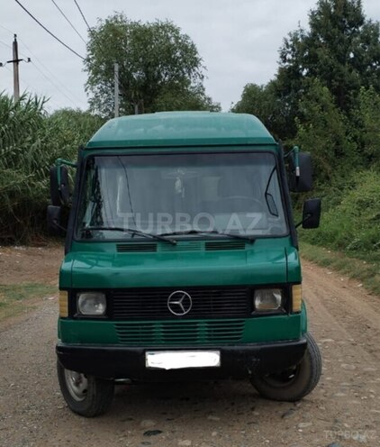 Mercedes 208 D 1992, 150,000 km - 2.3 l - Beyləqan