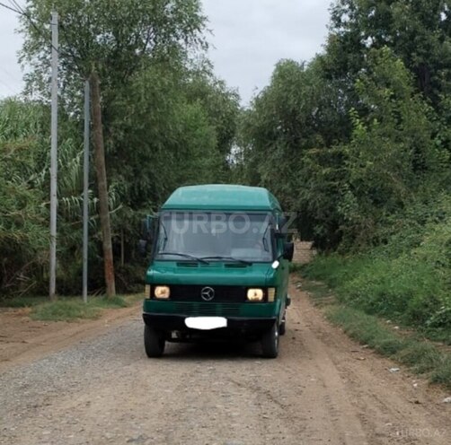 Mercedes 208 D 1992, 150,000 km - 2.3 l - Beyləqan