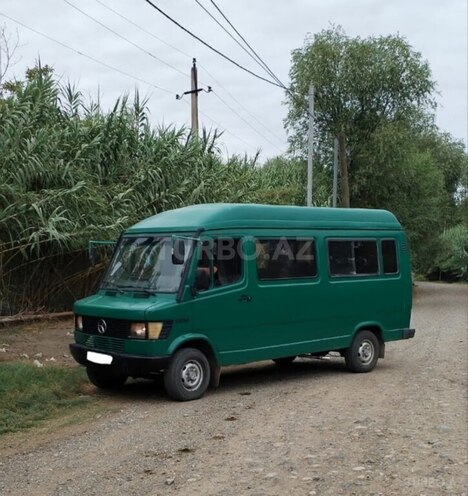 Mercedes 208 D 1992, 150,000 km - 2.3 l - Beyləqan